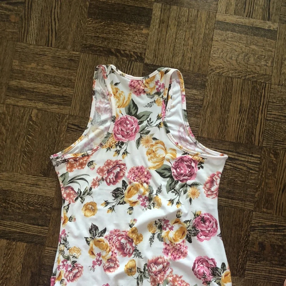 Sumer Dress 🌼 - Picture 4 of 5